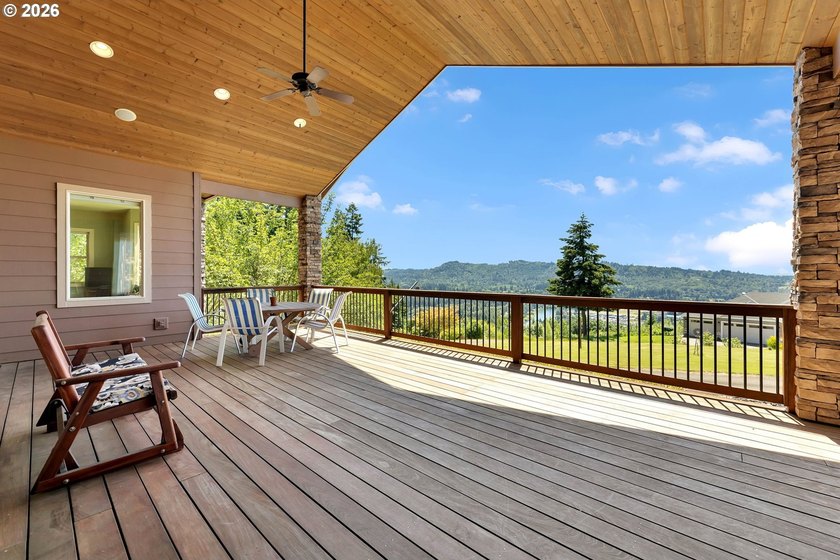 The incredible views of Mt Hood and the Lewis River from the - photo 42