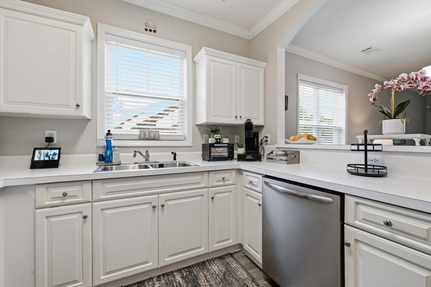 Ground-floor two-bedroom, two-bathroom condo with no-stairs - photo 5