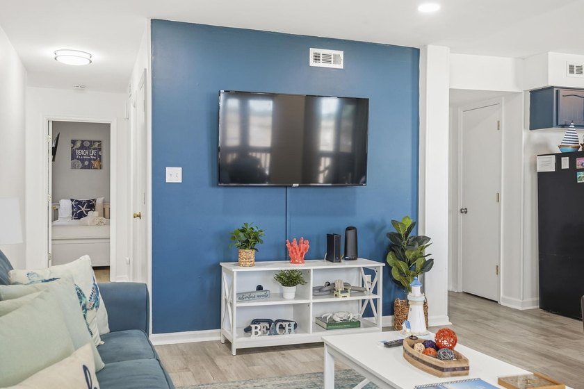 Welcome to the Coast! This 2 bedroom, 2 bathroom condo, is - photo 9