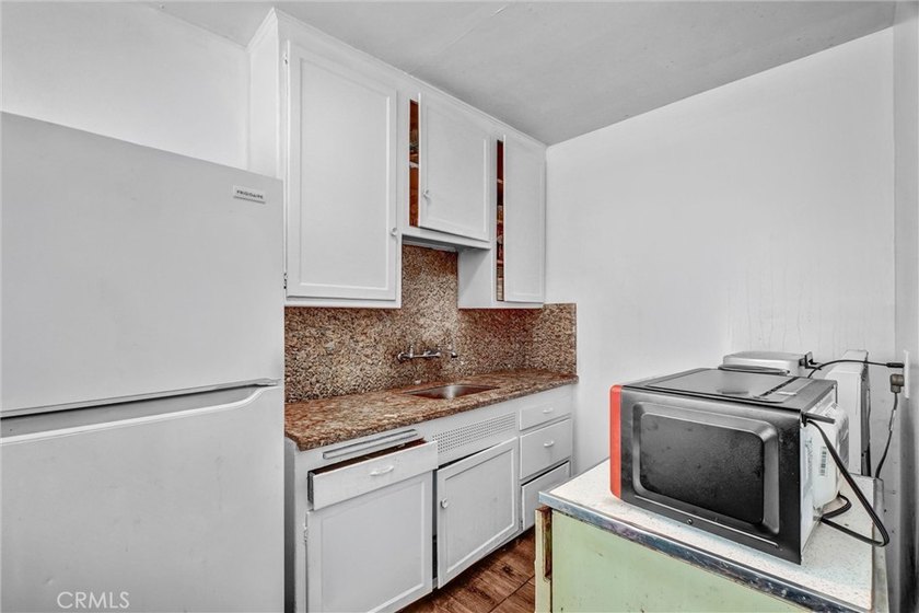 1065 E. 19th Street, Long Beach - Pride of Ownership 4-Unit - photo 7