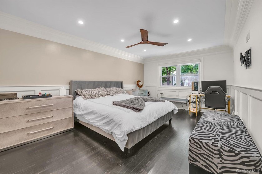 Beautifully updated and move-in ready, this High Oaks Village - photo 12