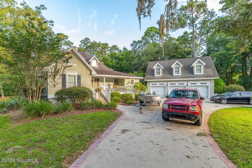 Enjoy exceptional golf course living in this beautifully - photo 14
