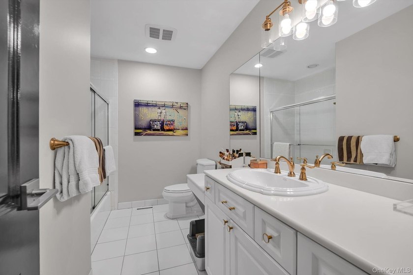 Beautifully updated and move-in ready, this High Oaks Village - photo 15