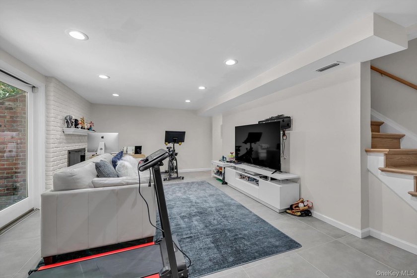 Beautifully updated and move-in ready, this High Oaks Village - photo 17