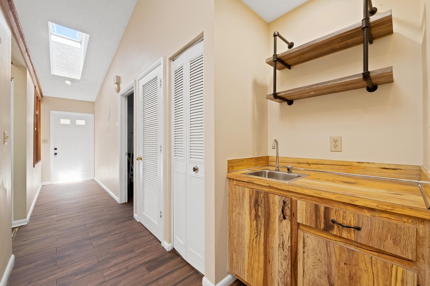 Welcome to this charming two-bedroom, two-bathroom villa in - photo 28