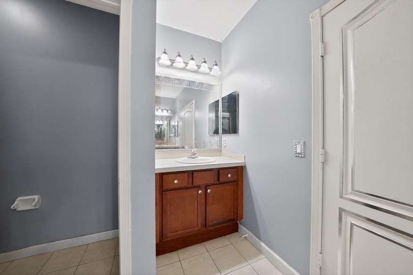 Experience the perfect blend of modern sophistication and - photo 30