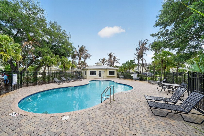 Experience the perfect blend of modern sophistication and - photo 33