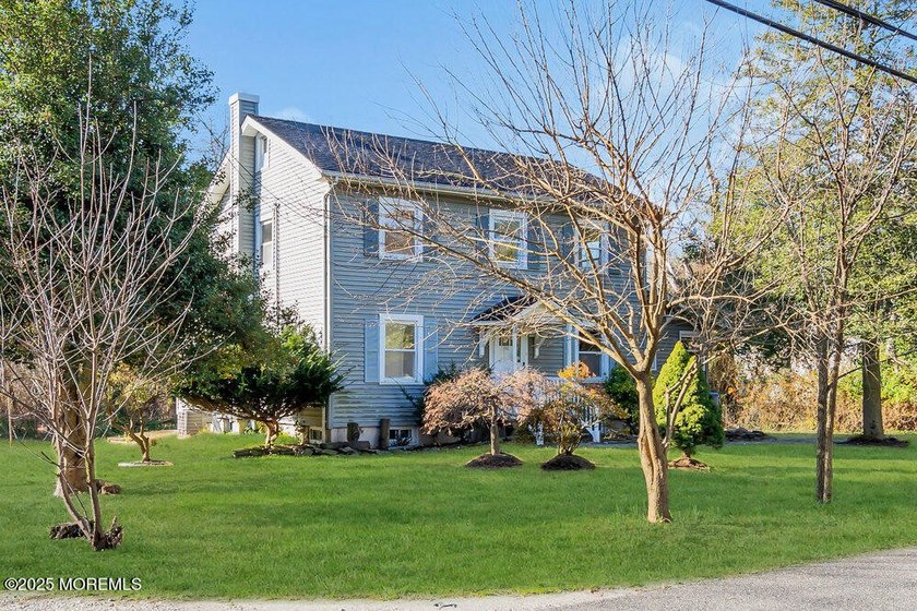 ONE ACRE LOT IN A FABULOUS LOCATION! Nestled in desirable North - photo 2