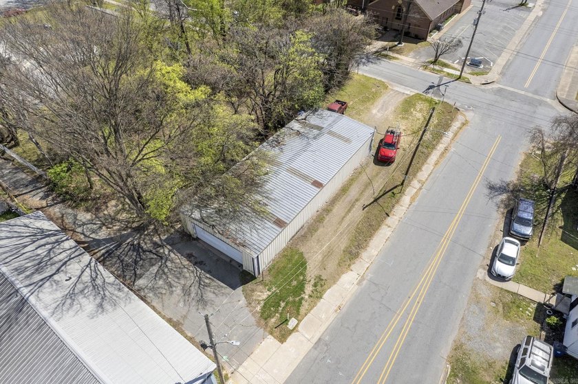 This unique commercial property is in a high-traffic area - photo 18