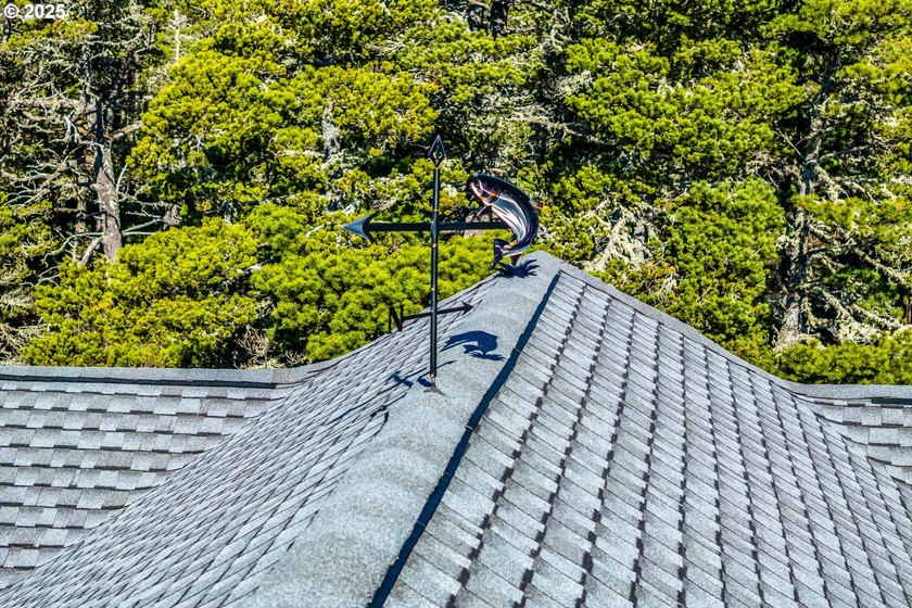 NEW PRICE! Welcome to this exquisite brand-new 3-bedroom - photo 4
