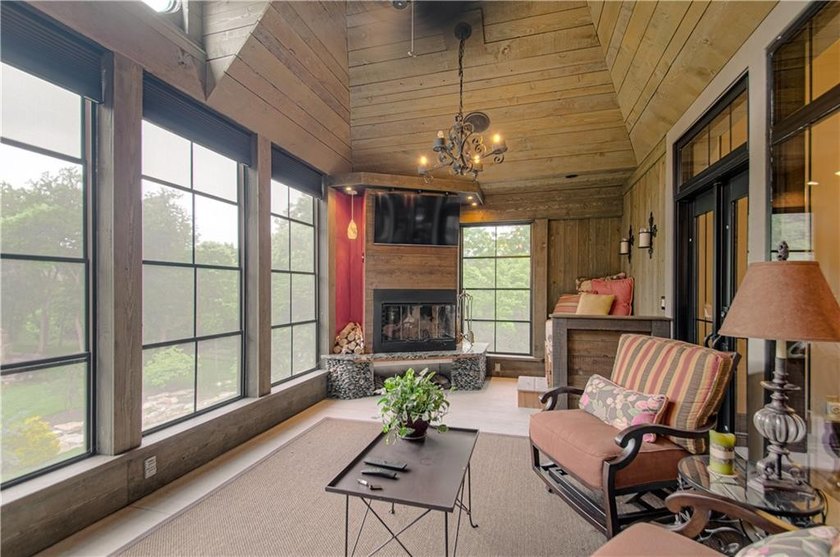 Mountain-luxury meets custom craftsmanship in this show-stopping - photo 46