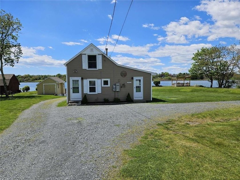 A rear opportunity to own a 1-2 bedroom, 1 bath home on a 10,400 - photo 3