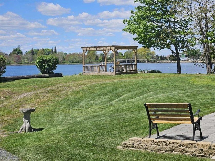 A rear opportunity to own a 1-2 bedroom, 1 bath home on a 10,400 - photo 4