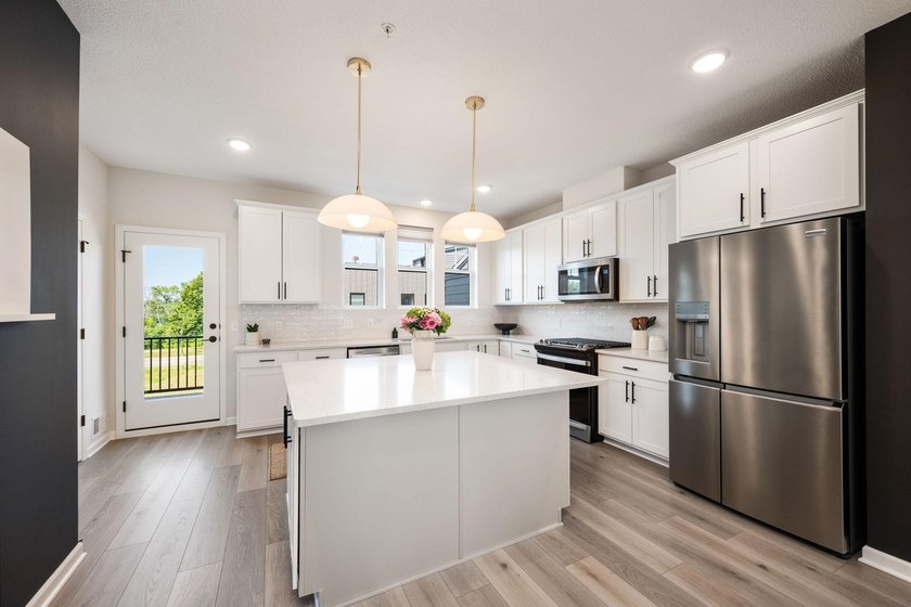This stunning Highland Bridge Rowhome offers an exceptional - photo 6