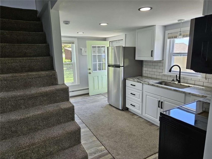 A rear opportunity to own a 1-2 bedroom, 1 bath home on a 10,400 - photo 10