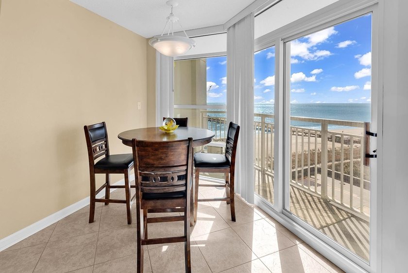 Wake Up to the Waves: True 1-Bedroom Oceanfront Oasis Experience - photo 12