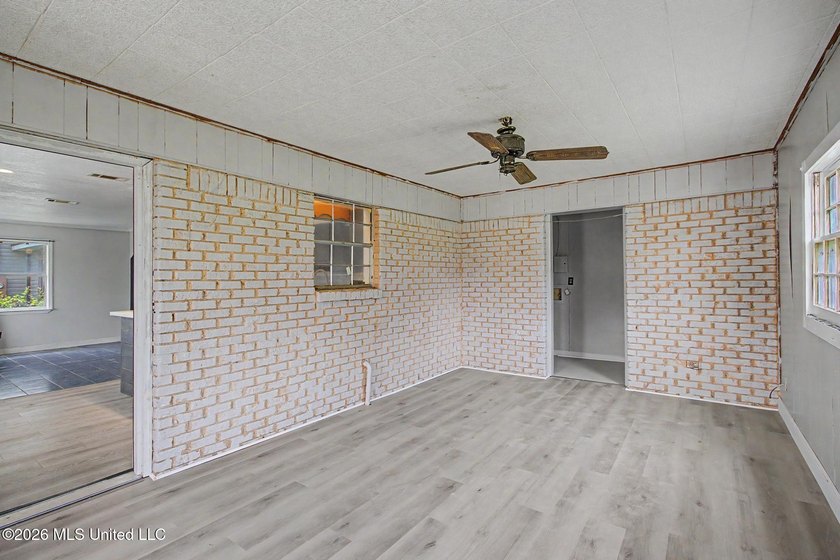 Located in a highly convenient area, this 4 bedroom, 2 bath - photo 12