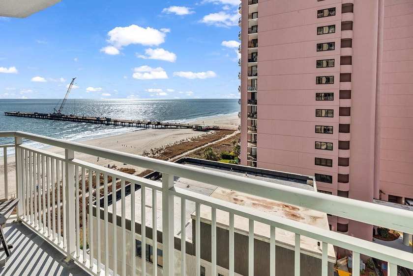 Wake Up to the Waves: True 1-Bedroom Oceanfront Oasis Experience - photo 17