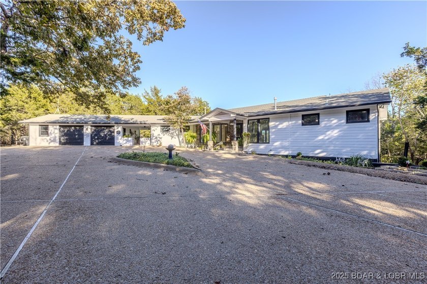 BACK ON MARKET AT NO FAULT OF SELLER. This 4000+ square foot - photo 18