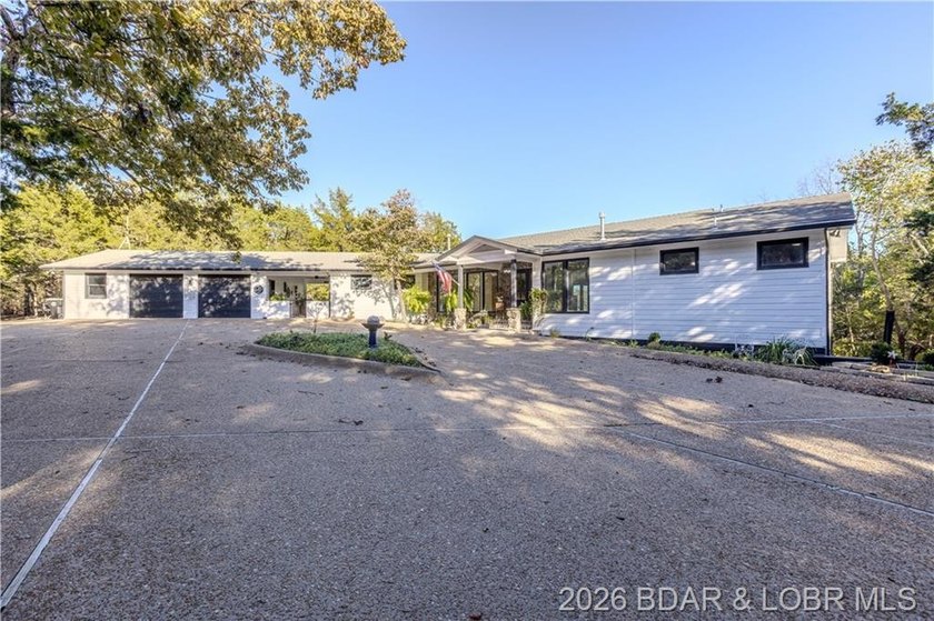 BACK ON MARKET AT NO FAULT OF SELLER. This 4000+ square foot - photo 18