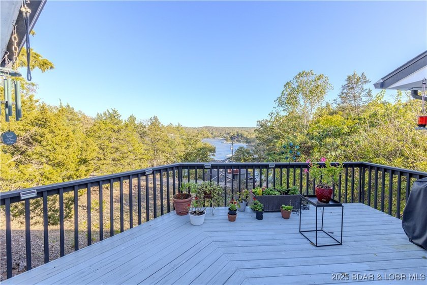 BACK ON MARKET AT NO FAULT OF SELLER. This 4000+ square foot - photo 20