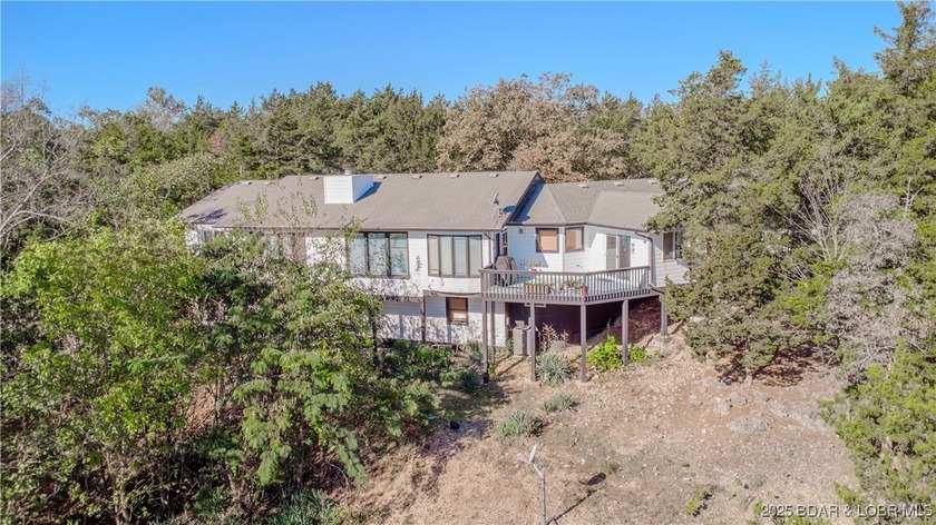 BACK ON MARKET AT NO FAULT OF SELLER. This 4000+ square foot - photo 23