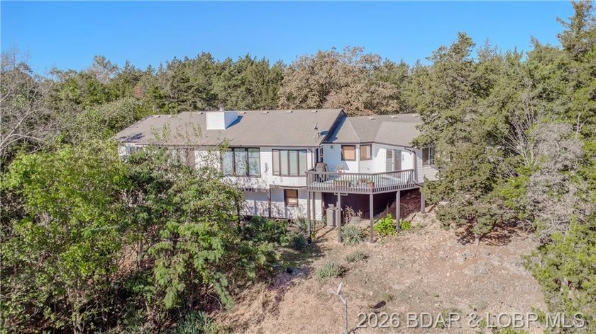 BACK ON MARKET AT NO FAULT OF SELLER. This 4000+ square foot - photo 23