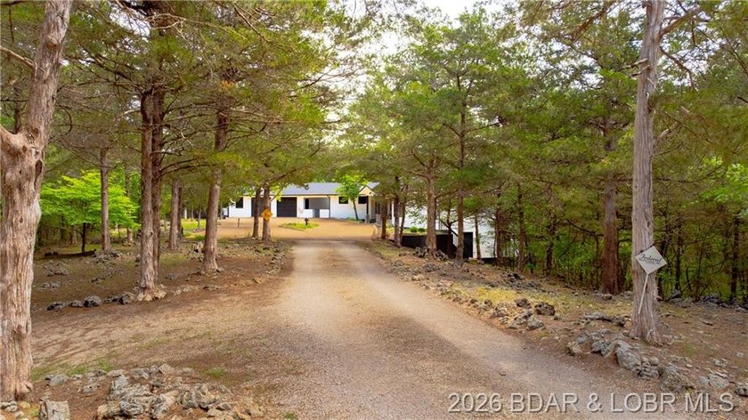 BACK ON MARKET AT NO FAULT OF SELLER. This 4000+ square foot - photo 25