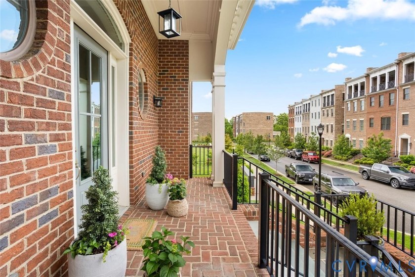 A townhome of this caliber rarely becomes available in the - photo 3
