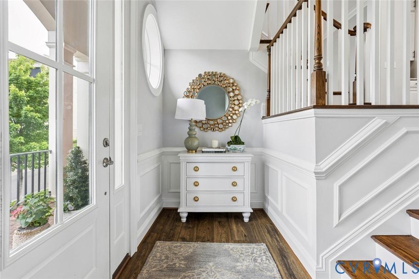 A townhome of this caliber rarely becomes available in the - photo 6