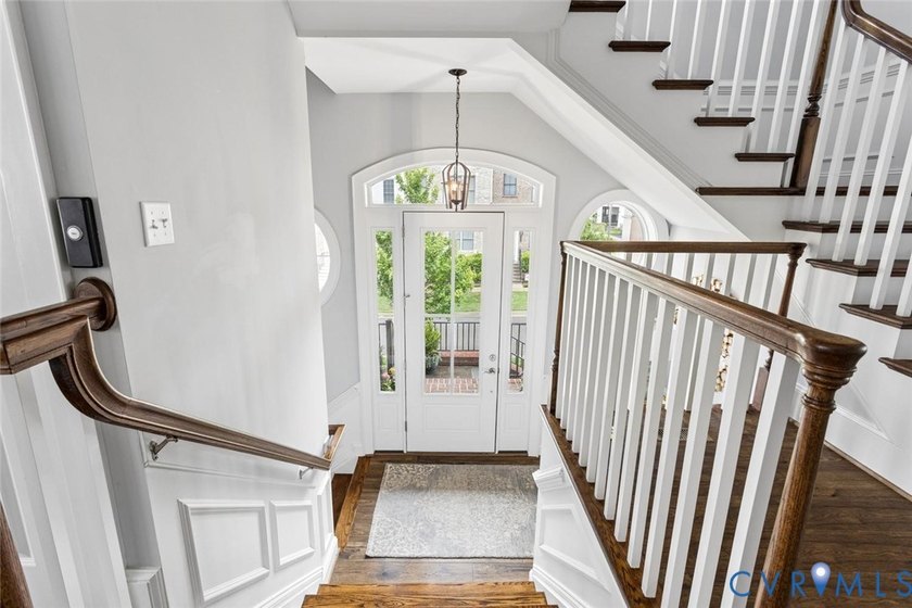A townhome of this caliber rarely becomes available in the - photo 8
