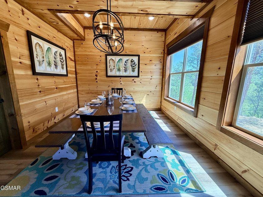 Turn-key 4-bedroom cabin located in the gated Timberlake Bay - photo 6