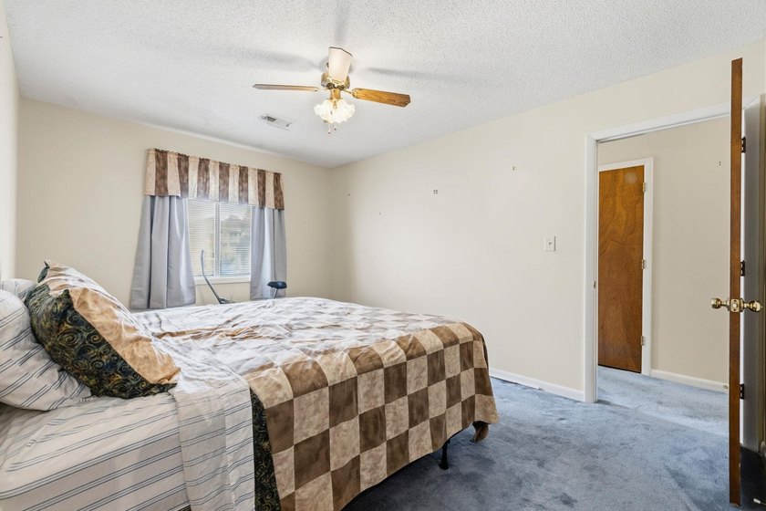 Back on the market at no fault of the seller! Welcome to this - photo 13