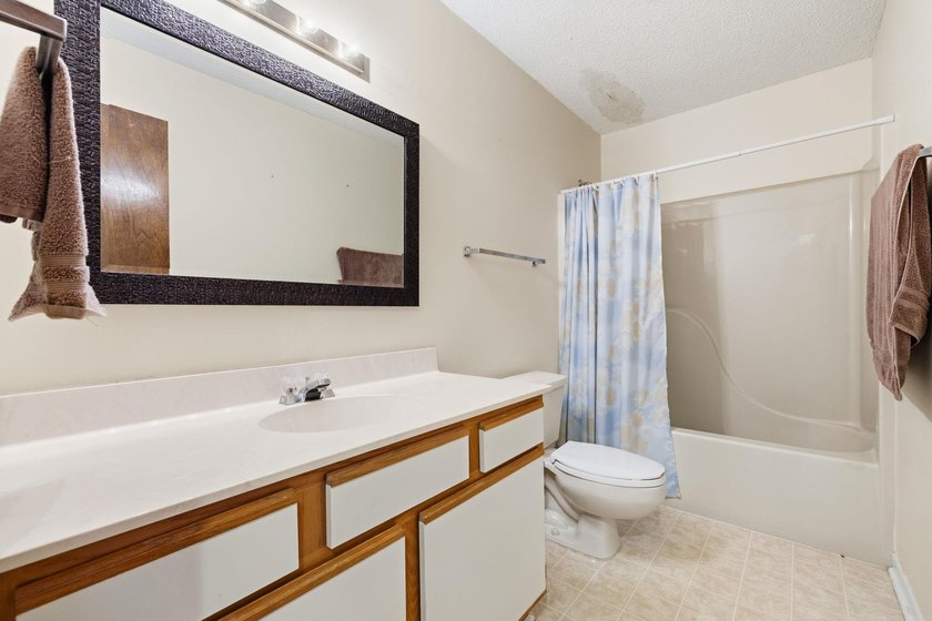 Back on the market at no fault of the seller! Welcome to this - photo 15