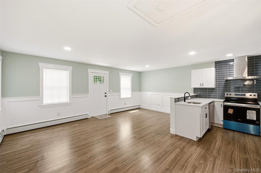 Move right into this refurbished and updated 2 Bedroom Ranch - photo 9