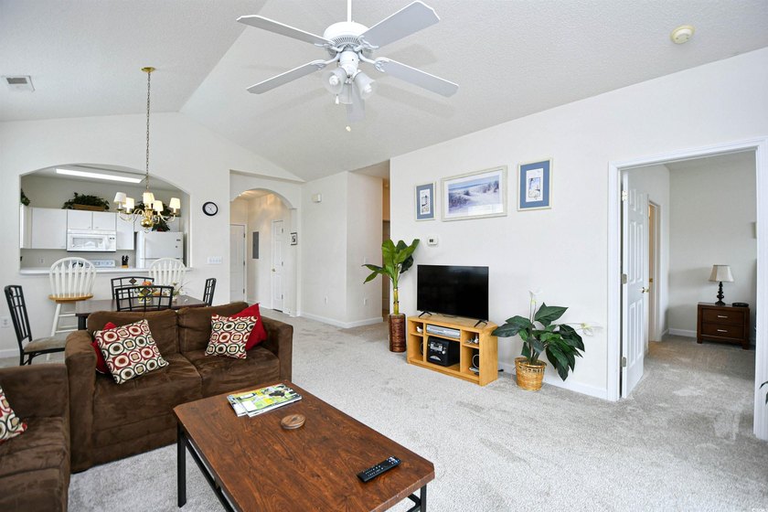 You will love this beautiful top floor end unit offering 2 - photo 13