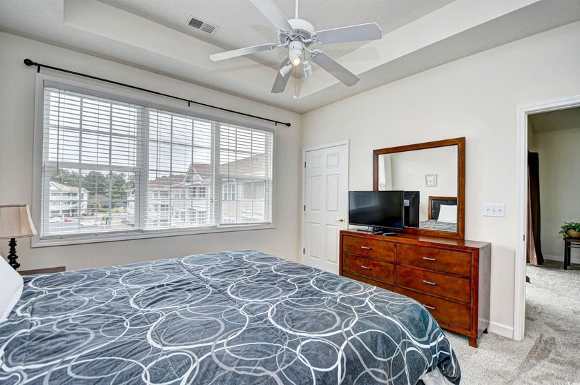 You will love this beautiful top floor end unit offering 2 - photo 17