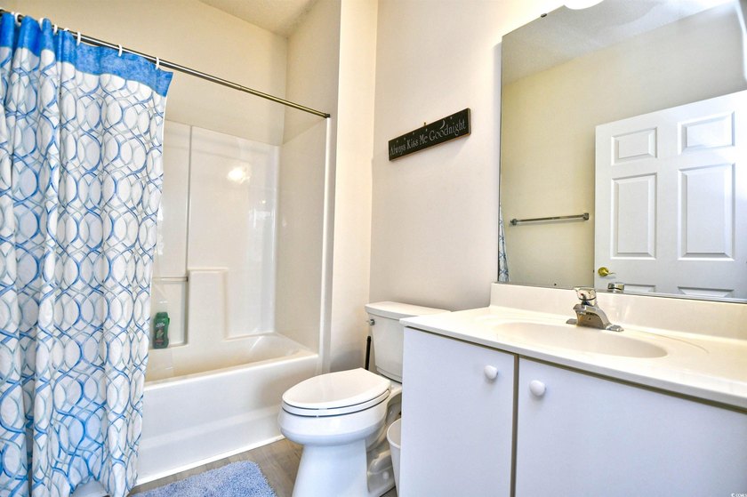 You will love this beautiful top floor end unit offering 2 - photo 18