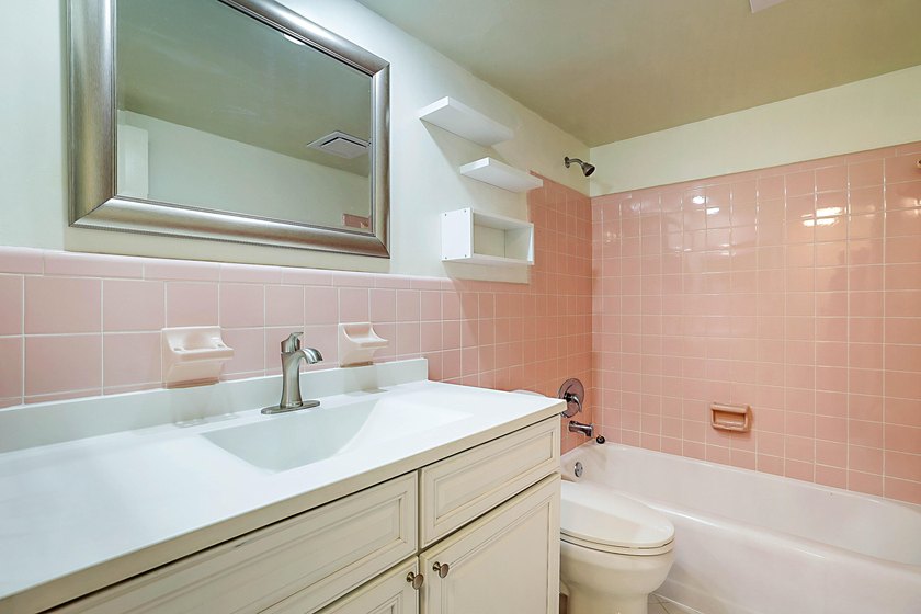Move right into this beautifully updated 2-bedroom, 2-bath - photo 21