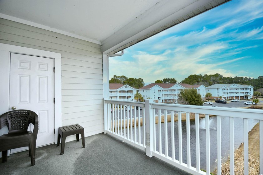 You will love this beautiful top floor end unit offering 2 - photo 24