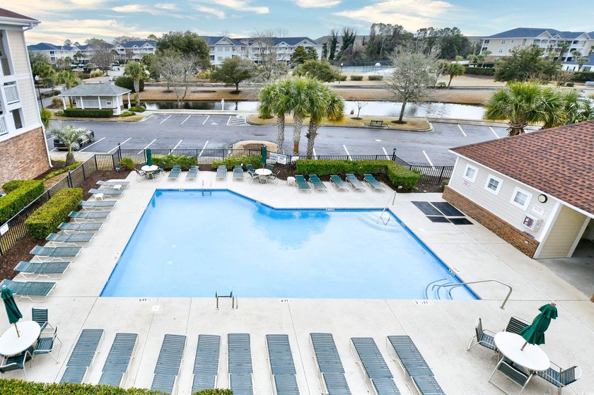 You will love this beautiful top floor end unit offering 2 - photo 26