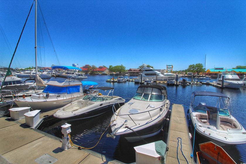 You will love this beautiful top floor end unit offering 2 - photo 32
