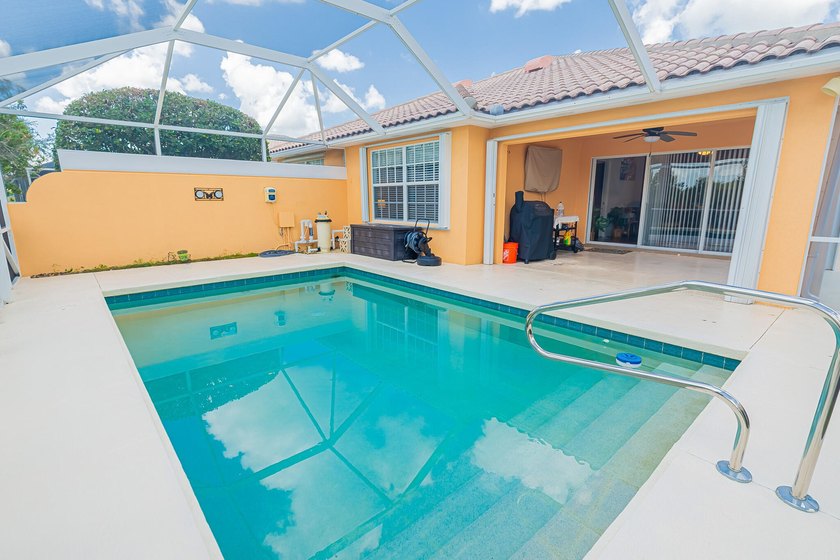 LAKES AT TRADITION! Beautifully updated 2/2/2 Capri III villa on - photo 18