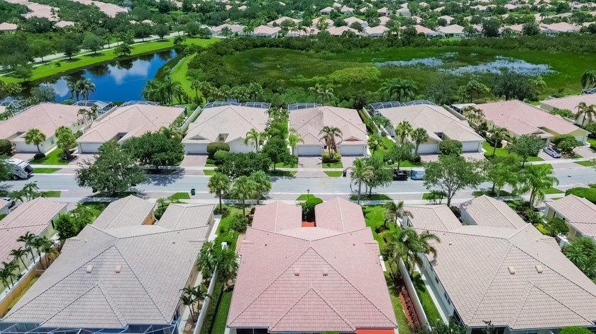 LAKES AT TRADITION! Beautifully updated 2/2/2 Capri III villa on - photo 22