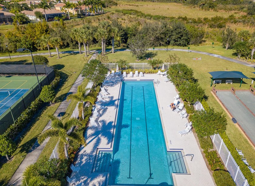 LAKES AT TRADITION! Beautifully updated 2/2/2 Capri III villa on - photo 27