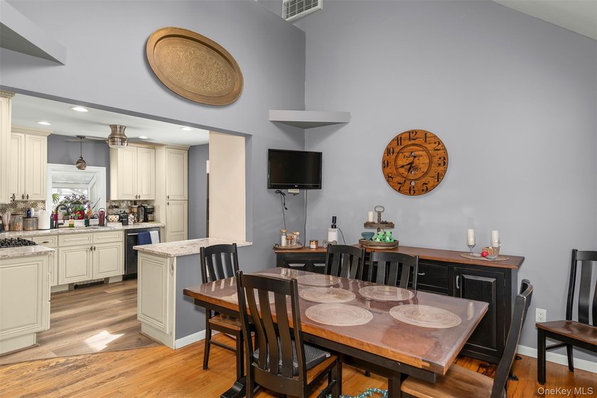 Charming and well-maintained 3-bedroom, 1-bath Cape nestled on a - photo 5