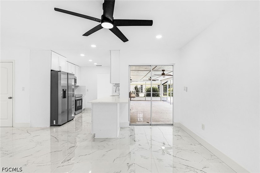 Showings must be scheduled with Showingtime. Exquisite 3-bedroom - photo 12