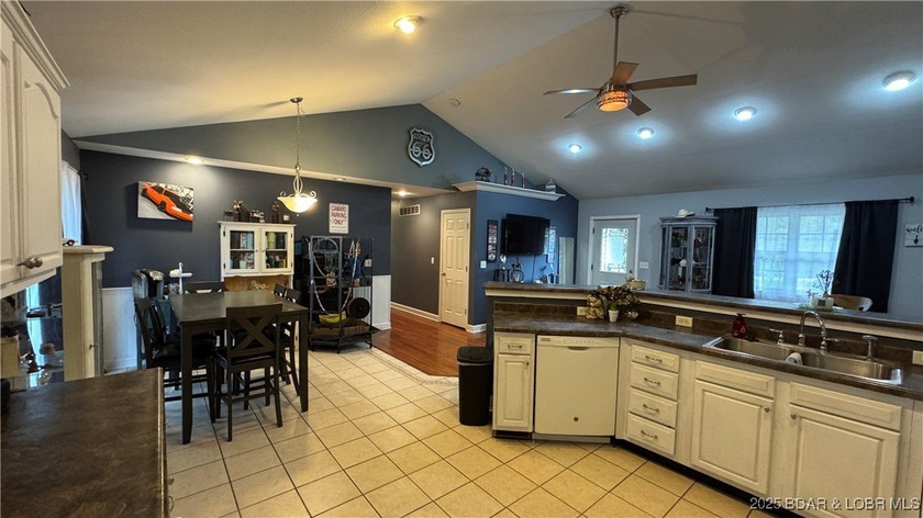 Welcome to your dream home in Gravois Mills! This delightful - photo 13