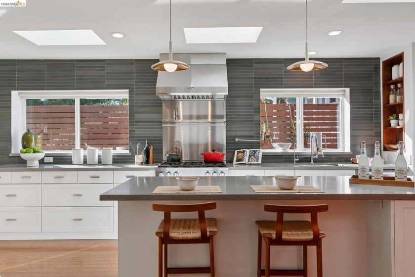 Don't miss this rare and sophisticated Mid-Century Modern - photo 15