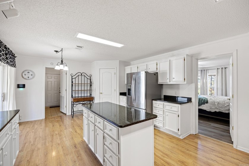 Discover the perfect blend of privacy, land, and convenience - photo 9